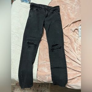 American Eagle Women’s ripped skinny jeans size 6